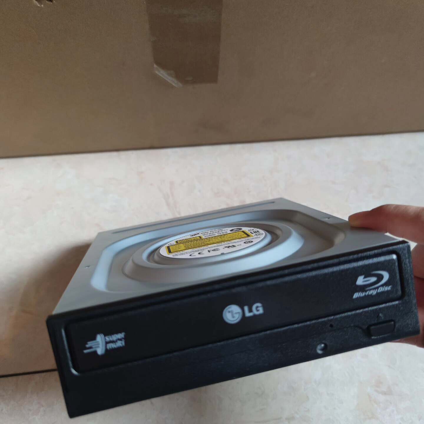 LG12速式内置蓝光BDcombo