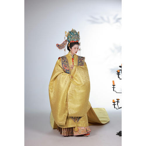 檀绾-明制婚服金通仿云锦大衫龙凤缠枝莲皇后常服中式婚礼霞帔