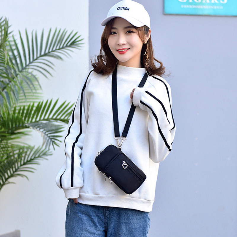 2025新款妈妈便携女士手机包斜挎小包迷你休闲轻便款中老年小挎包