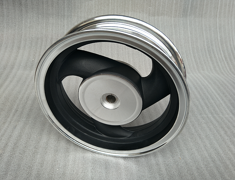 踏板摩托车GY6125迅鹰巧格鬼火福喜10寸后钢圈后轮毂总成10寸通用