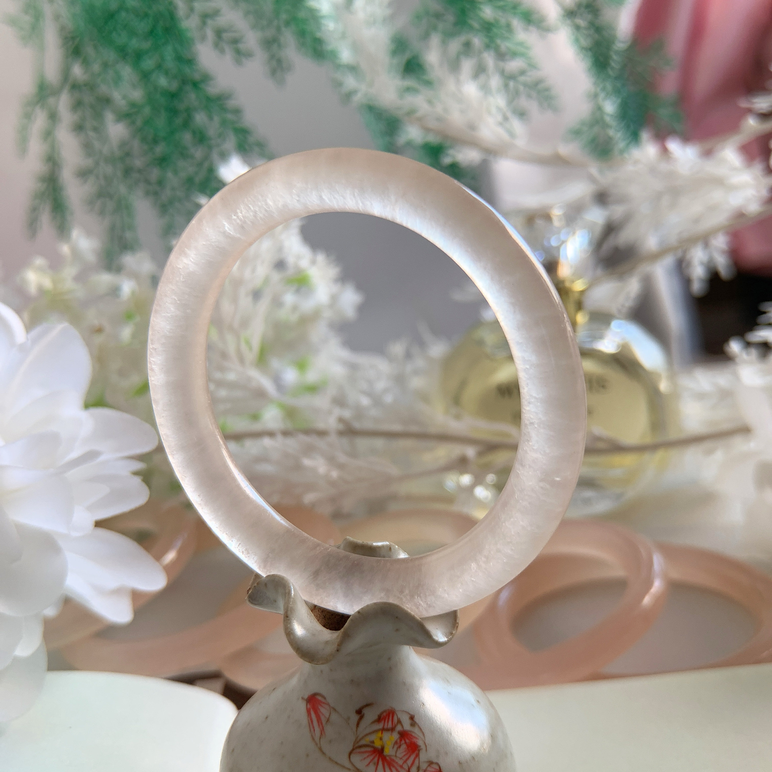 高冰藕粉显白嫩阿富汗玉手镯温润玉镯圆条冰种镯子福利学生女玉镯