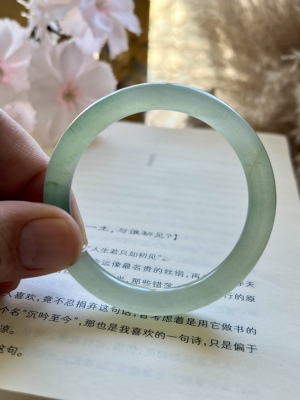 清水绿东陵玉手镯55内径圆条冰果冻清水绿玉镯轻奢学生女镯255