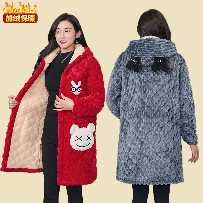 睡衣女冬季三层夹棉加厚保暖珊瑚绒连帽中长款家居服套装可外穿