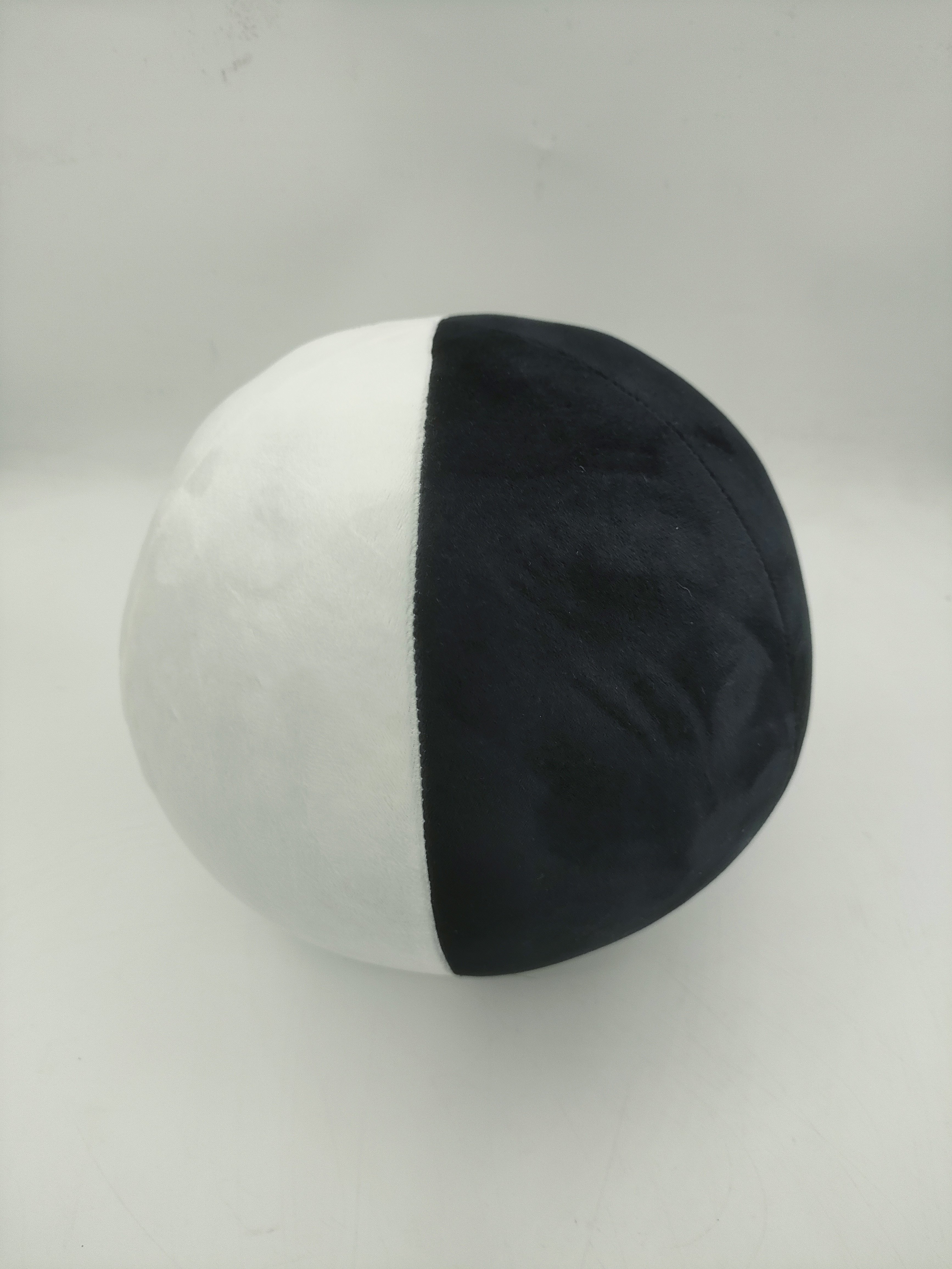 定制黑白毛绒球22cm一半白一半黑大红球30CM紫色球40cm绿色35CM50