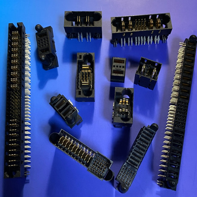 FCI 51760-10101601AALF PwrBlade 电源连接器  1P+16S+1P 弯母