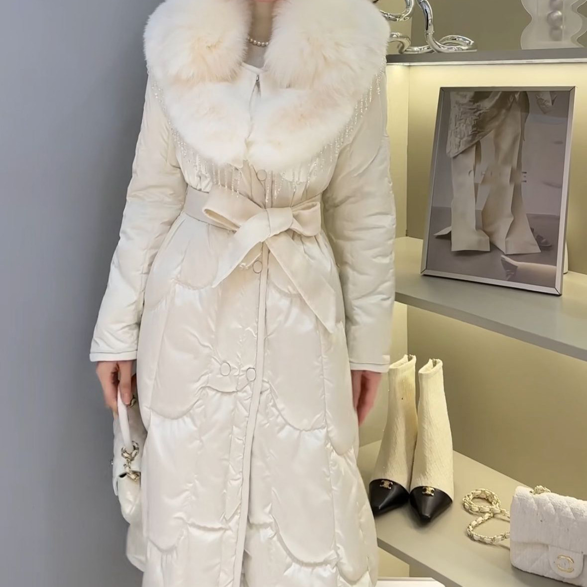 特价 福利 米可 高级感狐狸毛领羽绒服女系带收腰修身羽绒服外套