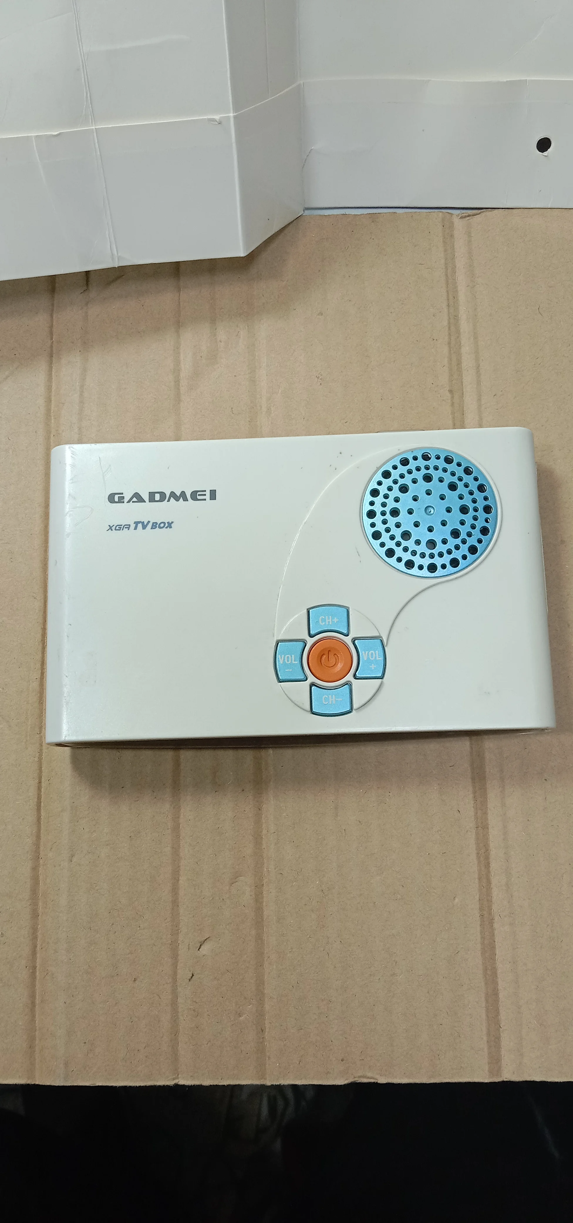 Упаковка TV box Gadmei/Jia's US TV5821 XGA с динамиком-рогом