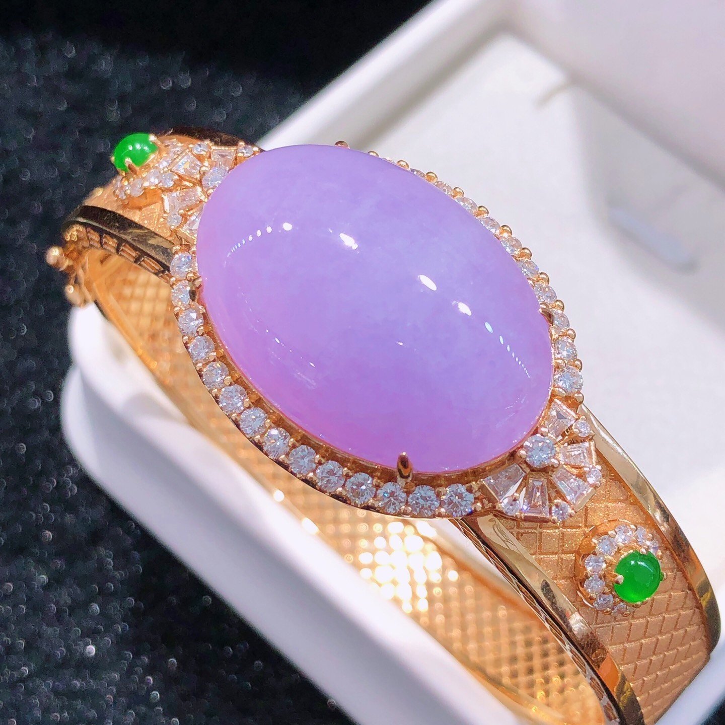 18K玫瑰金钻石豪华镶嵌冰种紫罗兰蛋面手镯 天然A货缅甸翡翠宽版