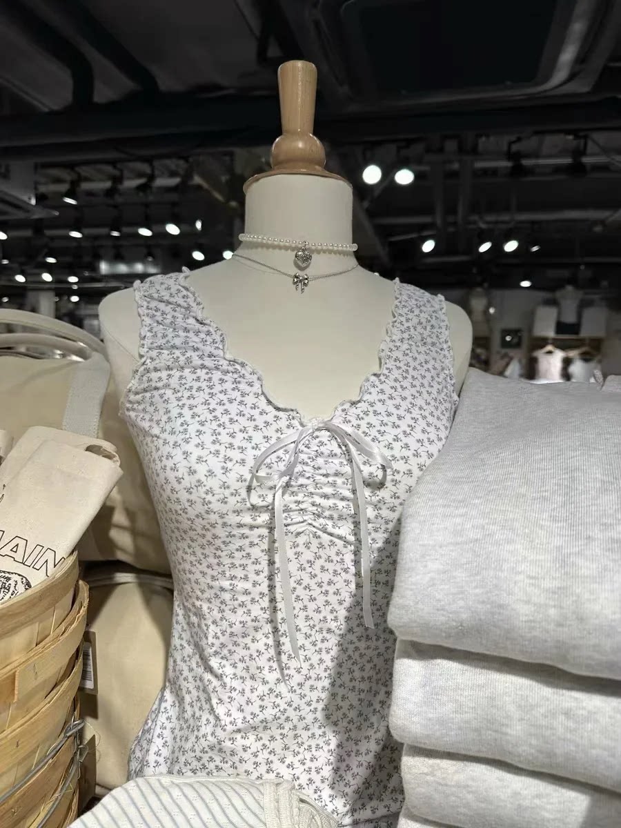 Brandy Girl美式复古碎花木耳边打褶系带背心bm修身辣妹上衣女夏