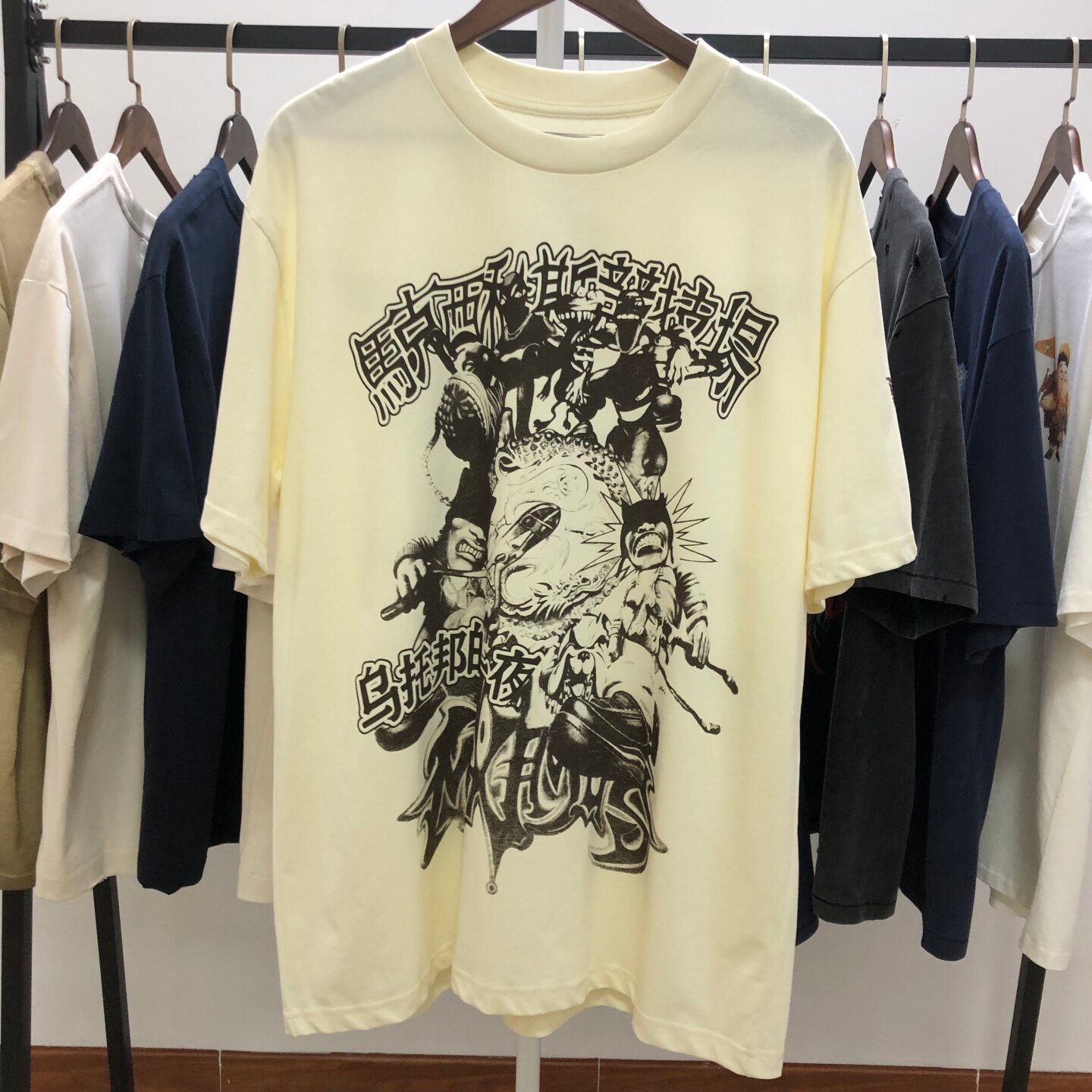 Travis Scott FW25 亚洲限定系列胸前印花图案圆领短袖T恤男女潮