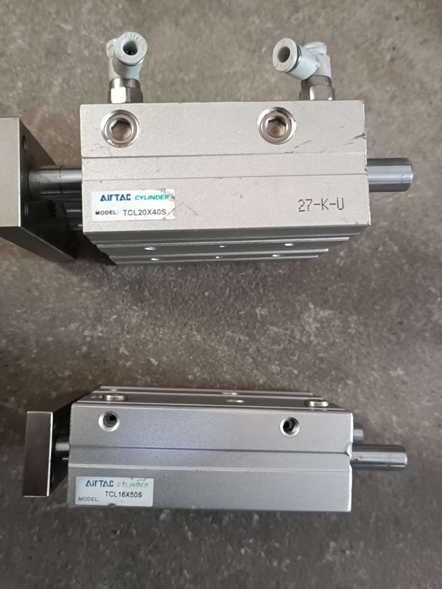 (议价)亚德客三杆气缸TCL20X40S.TCL16X50S各有一个