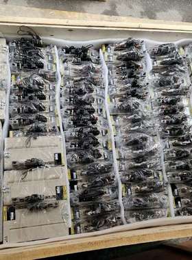 二手安川五系100w电机SGMJV-01ADL21S 议价