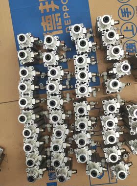 （议价）AiTAC亚德客回转夹紧气气缸QCKR3220S实物图非