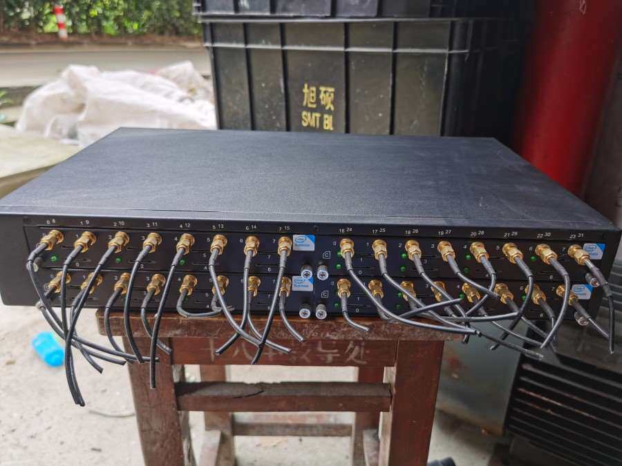 鼎信网关32口电信版99成新鼎信通达特别的新没怎么用