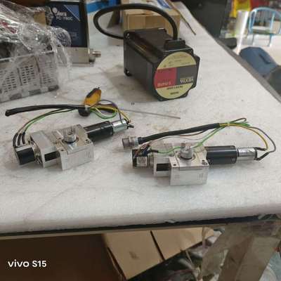 拆机件A-max110069小电机和PLE22整套便宜出售