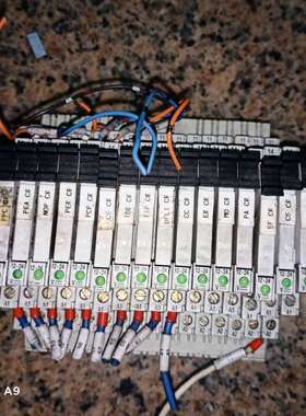 AB罗克韦尔薄型固态继电器700-HLS1Z24二手拆机