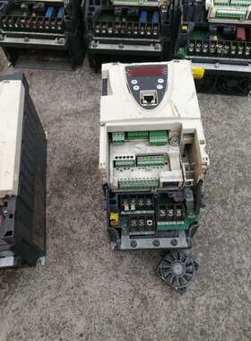 施耐德ATV61HU22N4Z