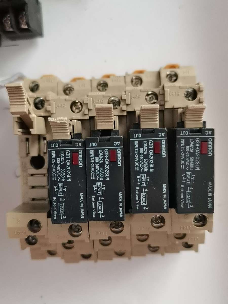 （议价）欧姆龙G3R-OA202SLN现货4只