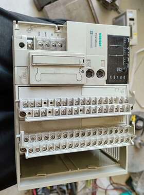 施耐德PLCTSX3721001带TSXDMZ28D 议价