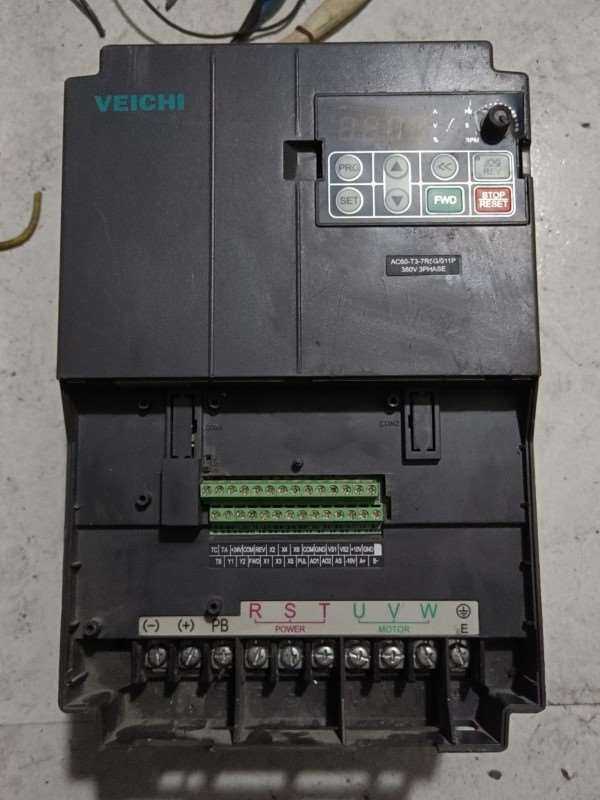 AC60-T3-7R5G/11P伟创变频器拆机机器实物图 议价