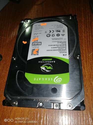 Seagate/希捷ST4000DM004酷鱼4TB256