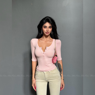 HELEN 纯欲百搭五分袖 T恤显瘦修身 亨利领正肩纽扣上衣 莫代尔棉