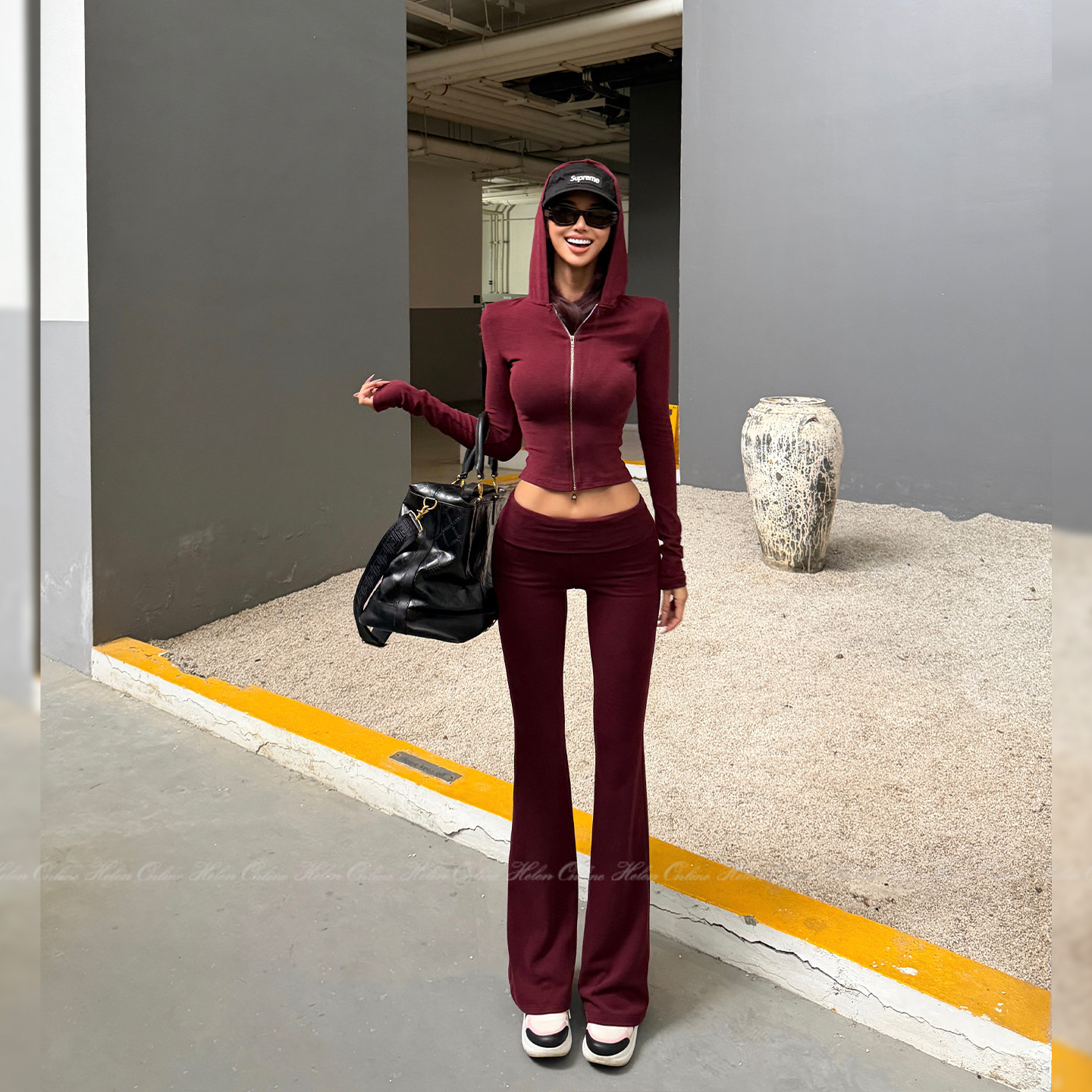 HELEN"超模比例"密丝绒休闲outfits套装烫钻拉链帽衫+修身微喇裤