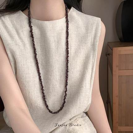 JUNJUN优雅复古酒红秋冬新款氛围感不规则石榴石百搭项链长毛衣链
