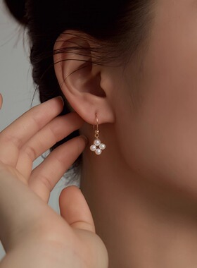 四叶草强光淡水珍珠耳环