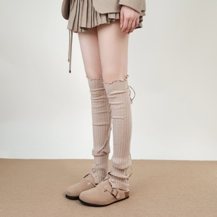 陆甜茶秋冬奶杏色纽扣针织短款堆堆袜女可调节绑带长筒过膝袜套