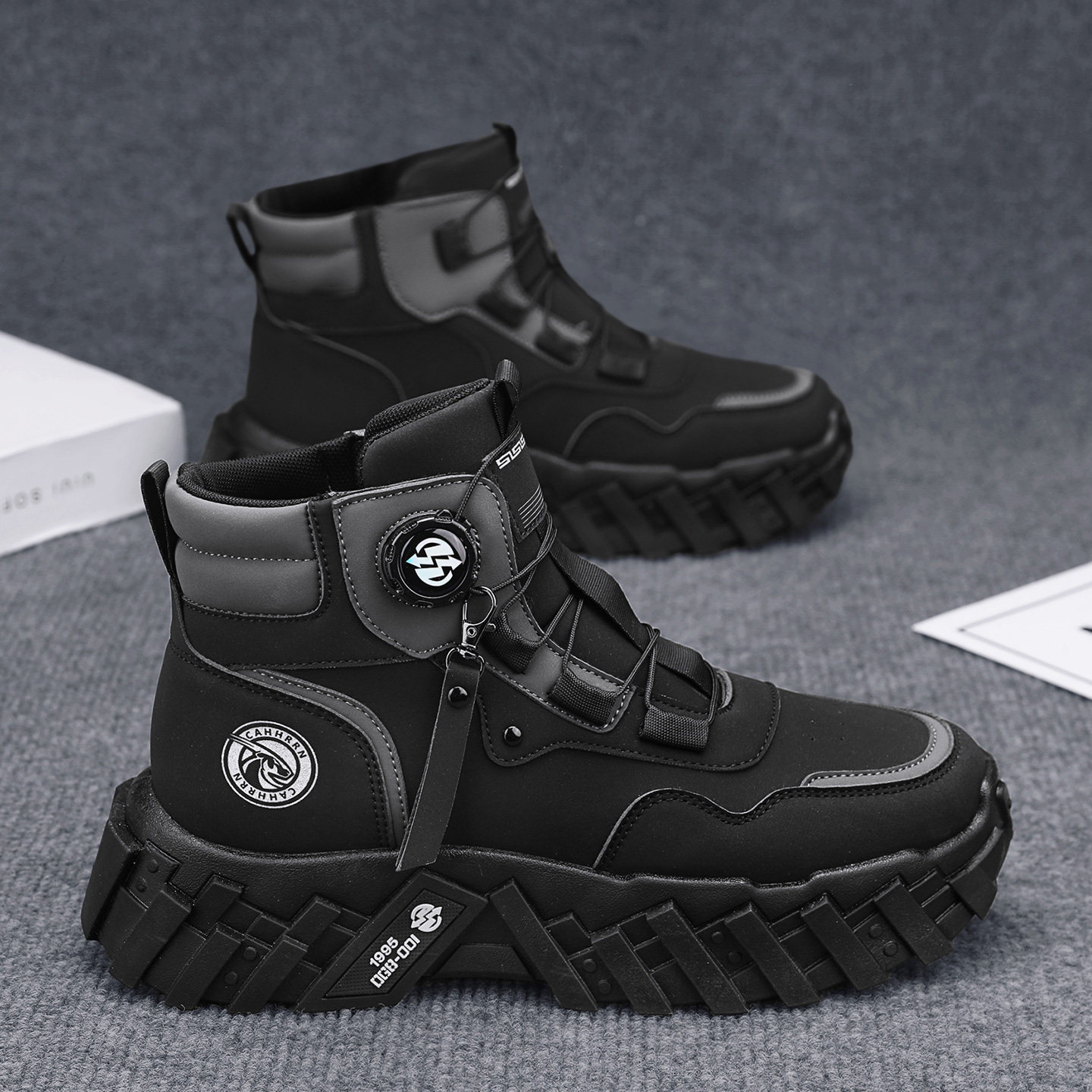 马丁靴男冬季2026新款旋转扣厚底防滑高帮工装靴防水耐磨黑色皮靴,流行男鞋,马丁靴,淘宝优惠券,粉丝福利购,淘宝优惠卷