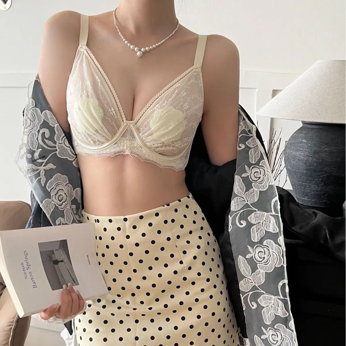 性感纯欲蕾丝超薄款内衣女大胸显小聚拢上托防下垂收副乳大码文胸