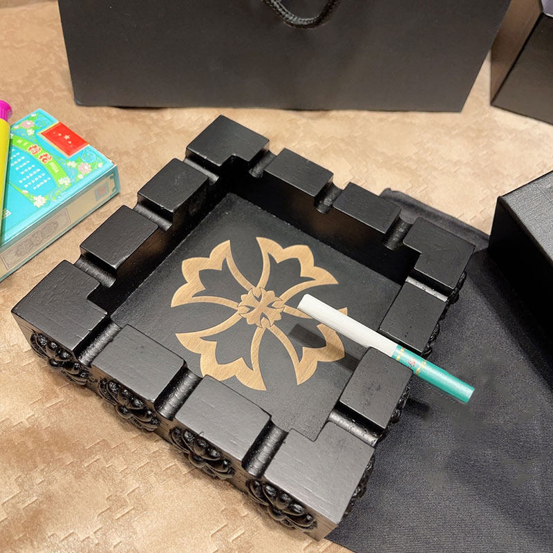 欧式奢华 十字架浮雕 复古全实木雕刻 潮流装饰方形烟灰缸 礼盒装