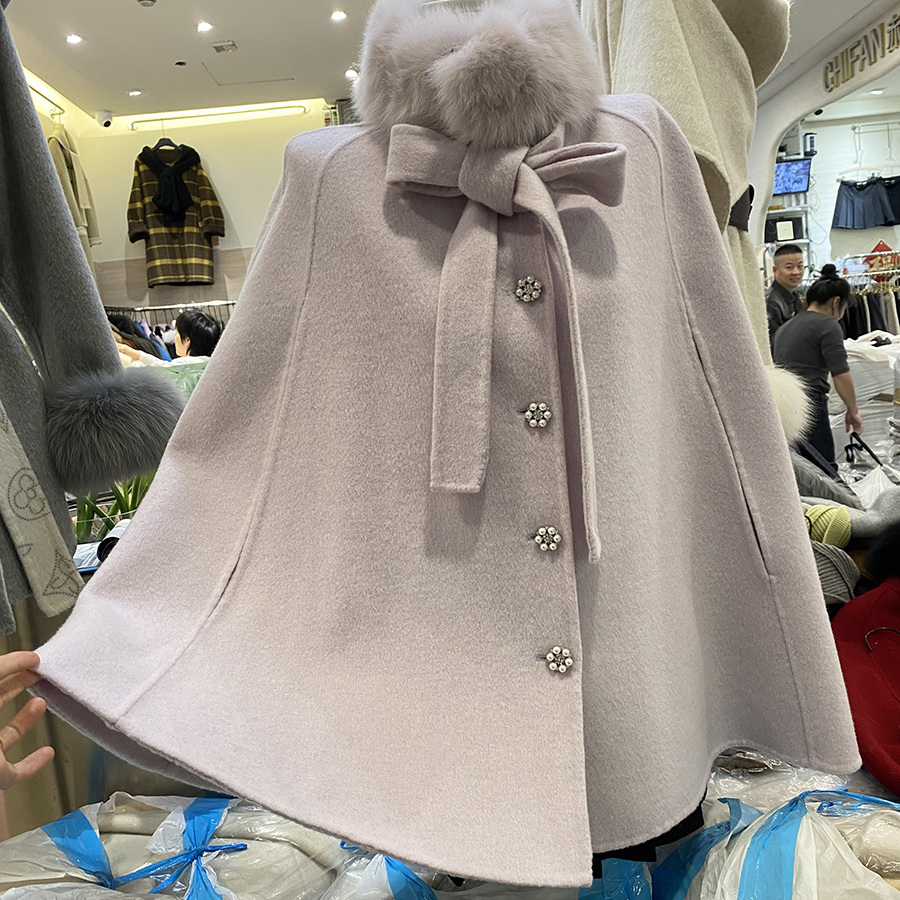2025冬季新款千金风毛领斗篷