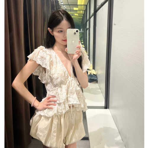 结饰蕾丝V领罩衫短袖上衣