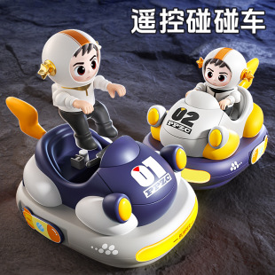 未来太空碰碰车遥控卡丁车四人对战特技旋转漂移赛车弹射人偶玩具