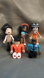 正版散货roblox越狱我的世界人偶积木公仔可动摆件收养我吧公仔