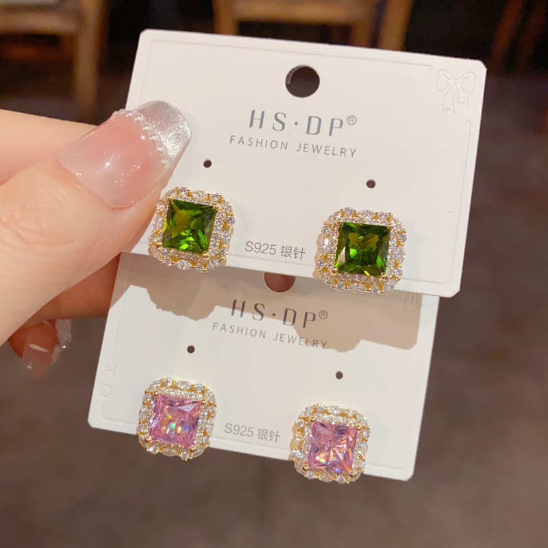 s925银针小众时尚设计感微镶方钻耳钉精致简约轻奢百搭超闪耳环女