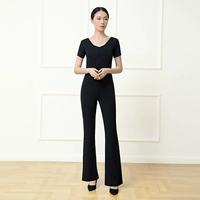 Черная труба, штаны-клёш, короткий рукав