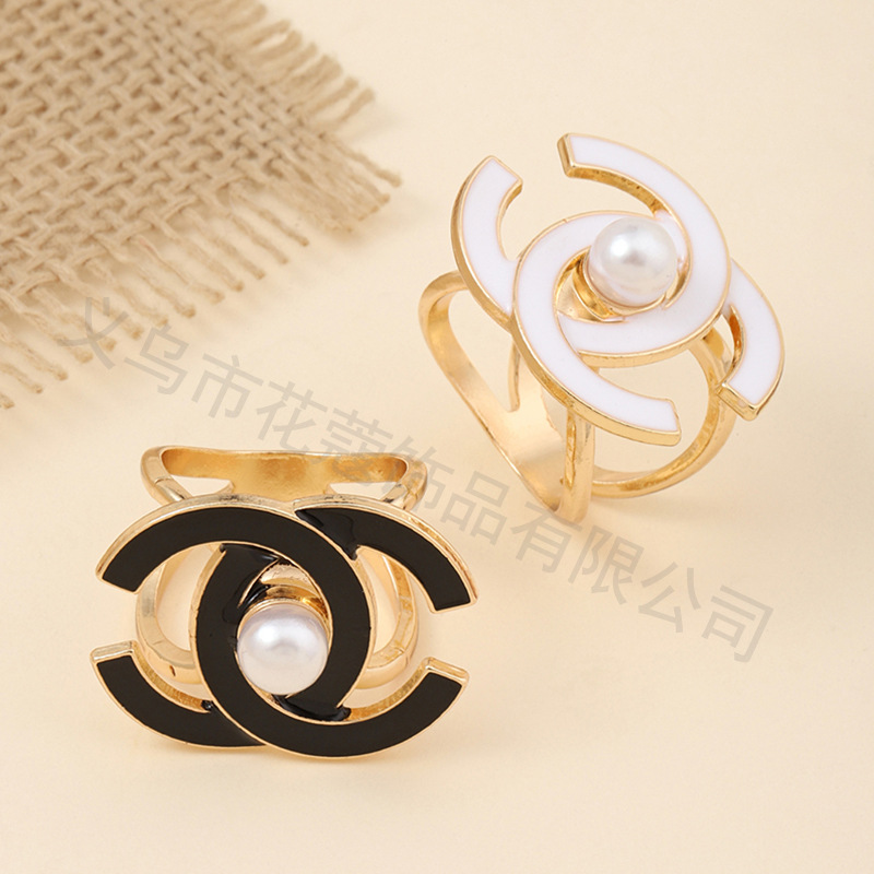 跨境时尚百搭双C交叉珍珠微镶围巾固定扣大衣腰带金属丝巾扣现货