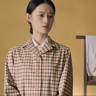 欧洲纯真年代的爱情郭晓婷方穆静同款衬衫上衣春秋格子衬衣女衣服