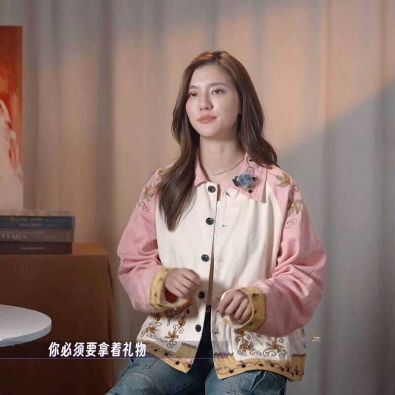 欧洲爱的修学旅行吴千语同款外套翻领拼色长袖夹克上衣女衣服潮