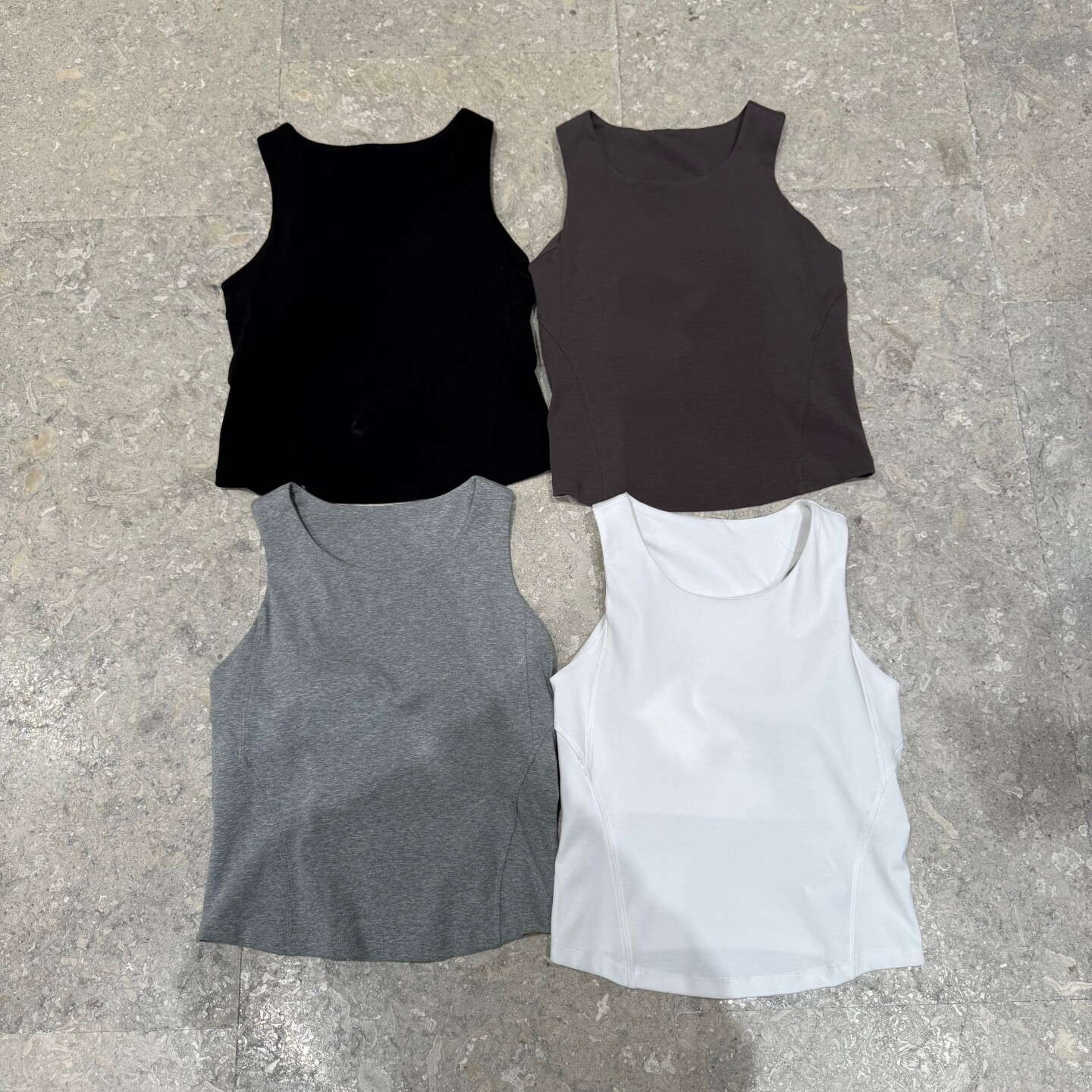 JVV SISTER2026早春新款圆领带胸垫吊带背心女内搭外穿辣妹风上衣