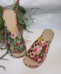 14.8元 日本外贸尾单女士秋夏坡跟鱼嘴防滑透气大花居家EVA凉拖拖