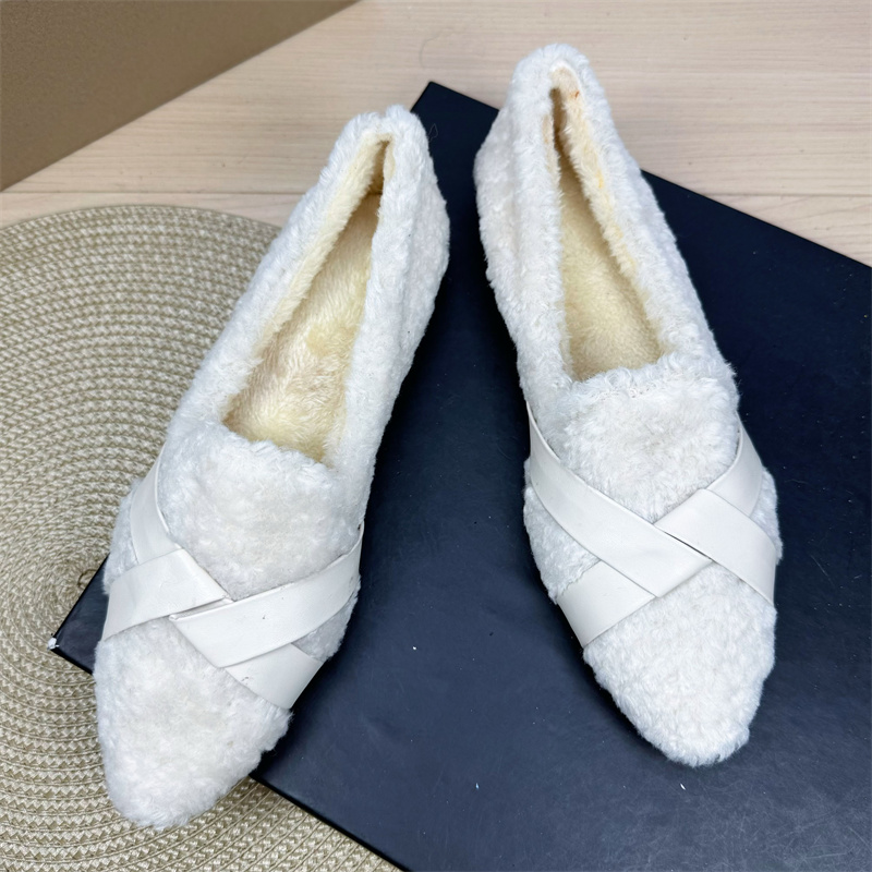 尖头加绒平底毛毛单鞋