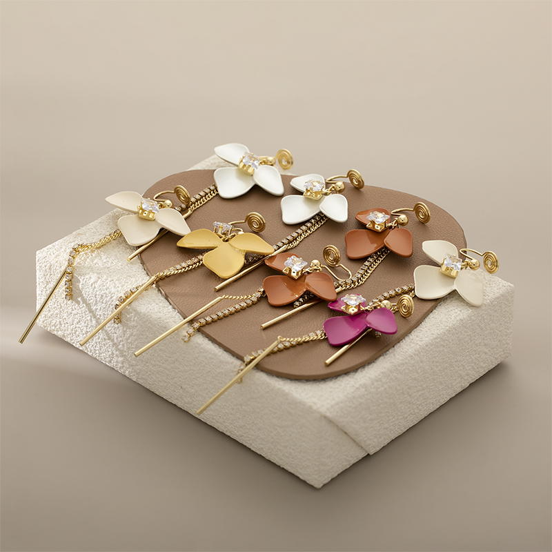 森系滴油花朵镶钻流苏蚊香盘耳夹