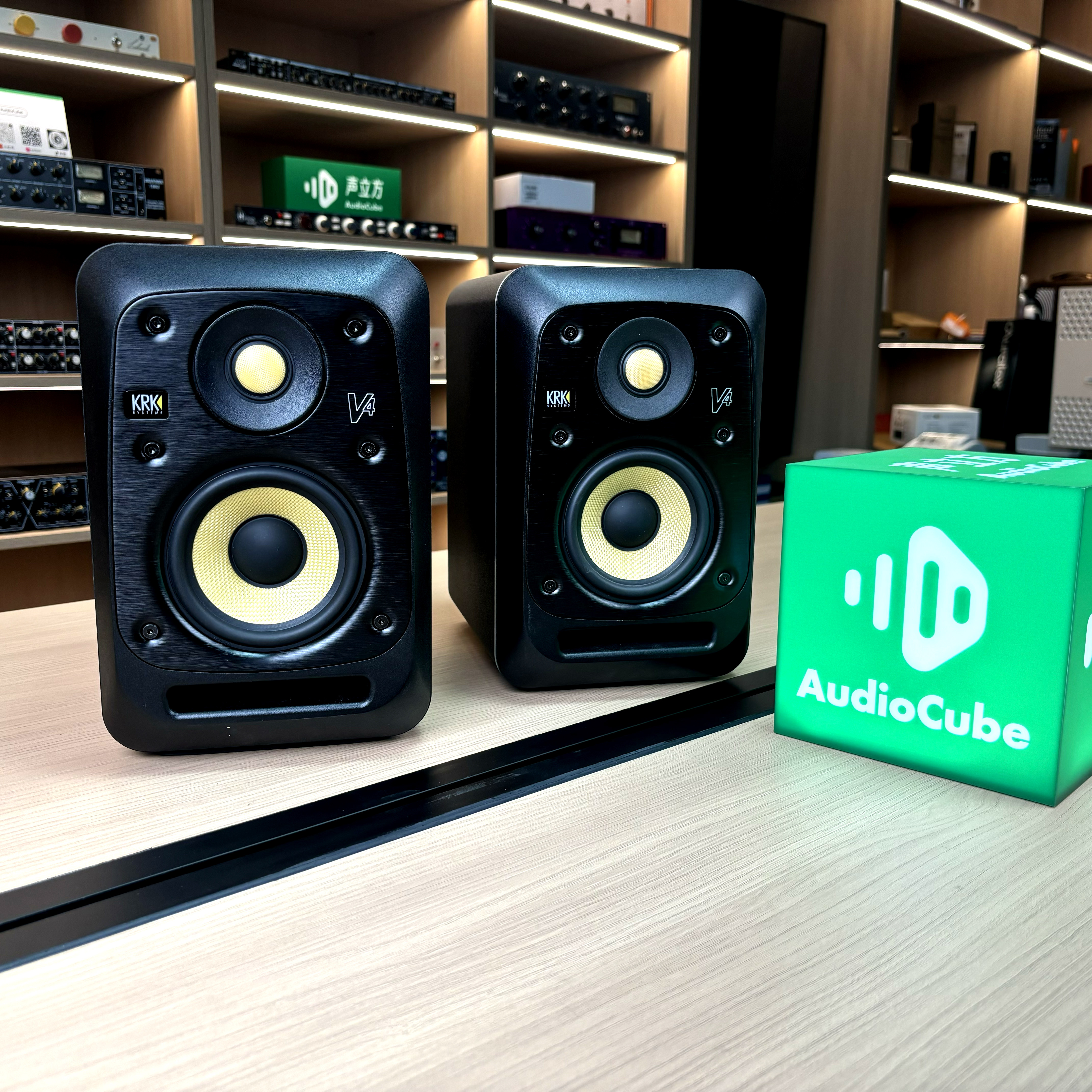 KRK V4 专业监听音箱 DJ 音响录音编曲制作混音