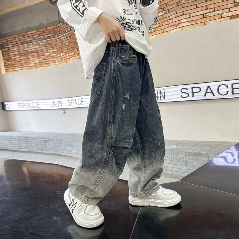 男童春秋渐变破洞直筒牛仔长裤潮