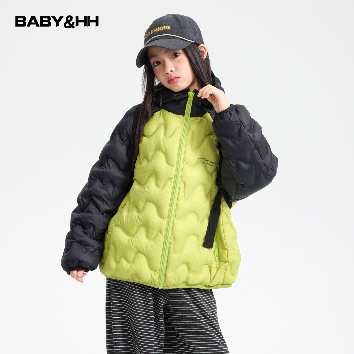 90白鸭绒三防撞色连帽抗寒羽绒服