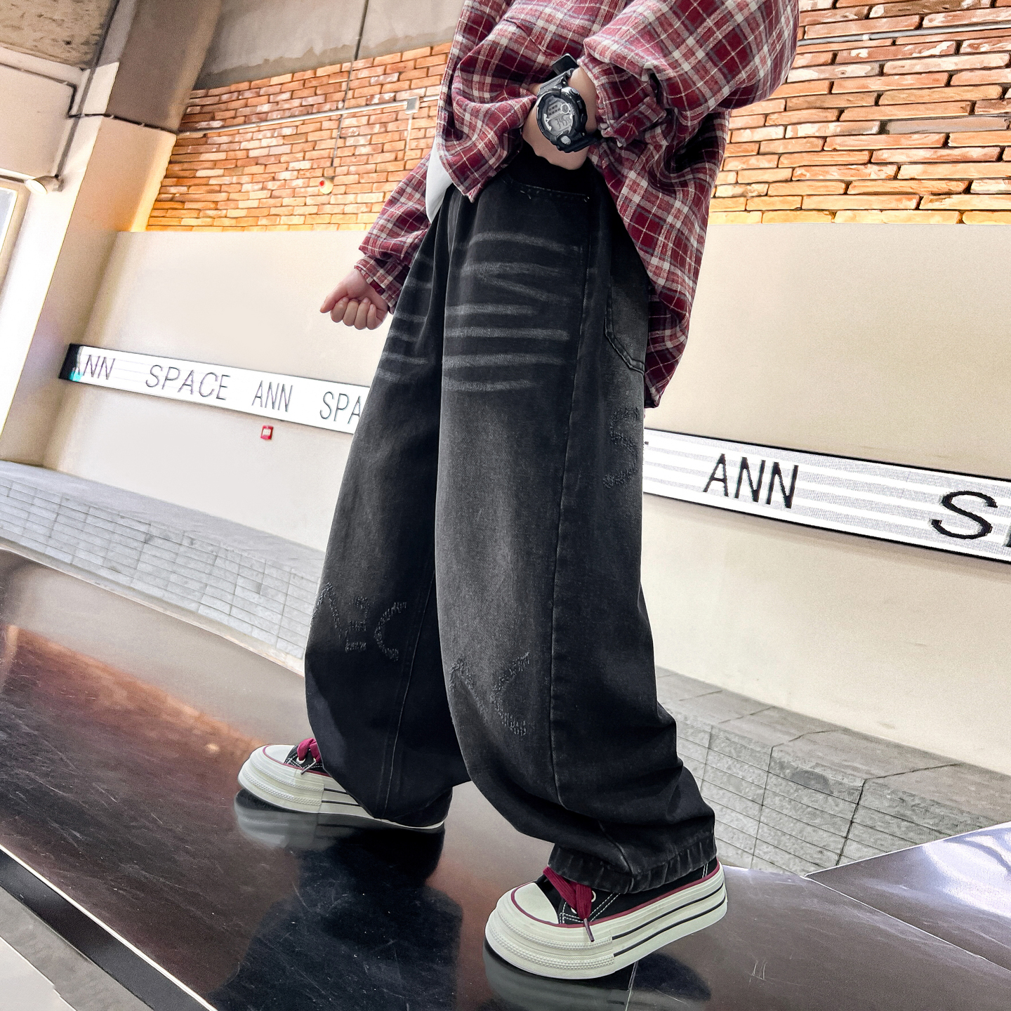 潮牌磨毛字母直筒宽松软牛仔长裤